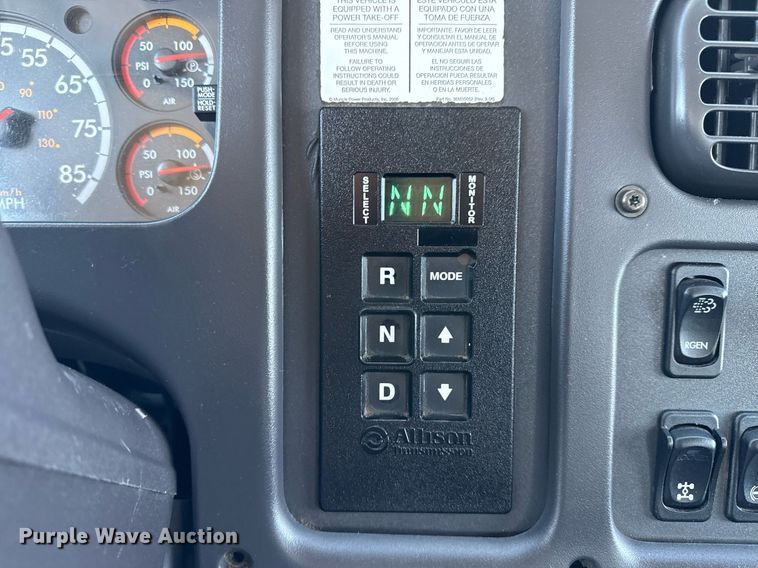 image for item EG6070 2014 Freightliner Business Class M2 bucket truck