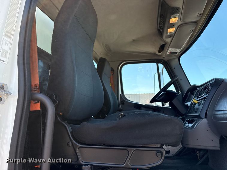 image for item EG6070 2014 Freightliner Business Class M2 bucket truck