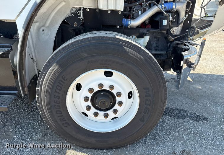 image for item EG6070 2014 Freightliner Business Class M2 bucket truck