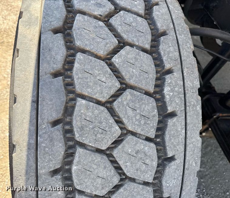 image for item EG6070 2014 Freightliner Business Class M2 bucket truck