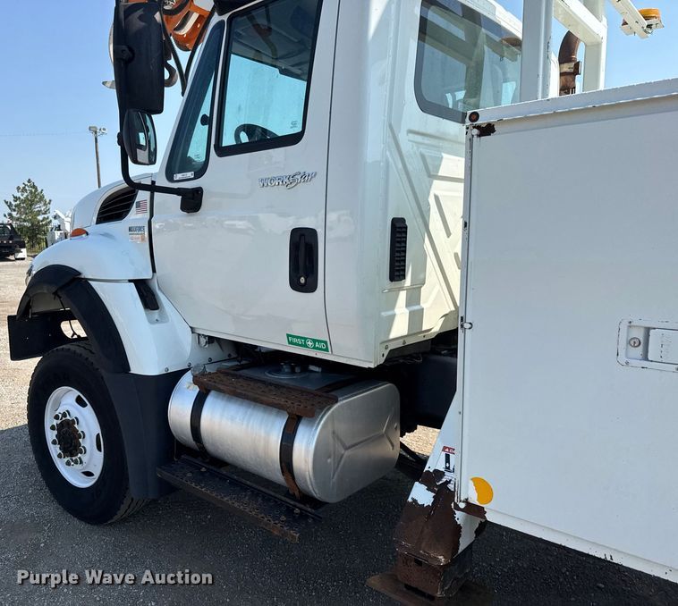 image for item EG6112 2011 International WorkStar 7400 digger derrick truck