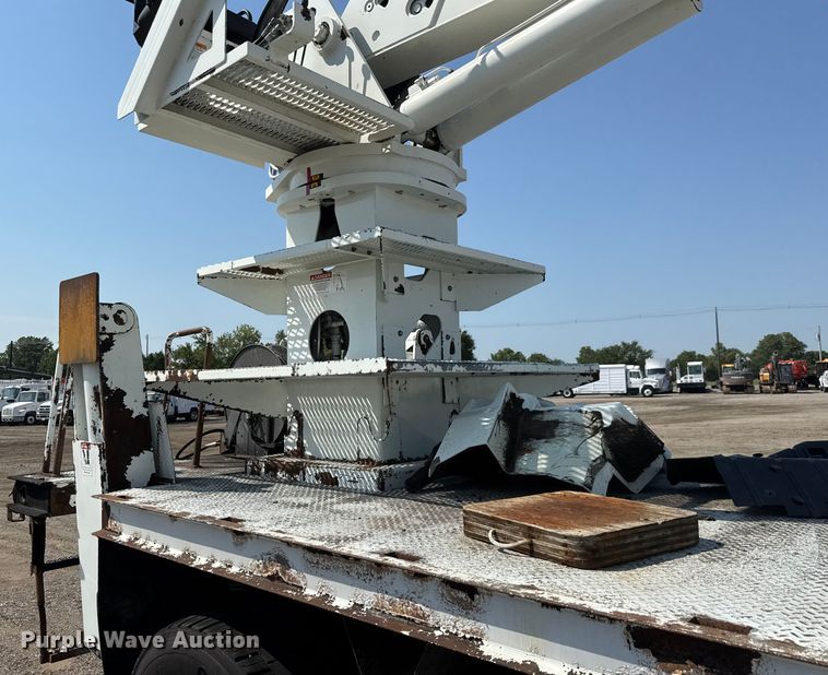 image for item EG6112 2011 International WorkStar 7400 digger derrick truck