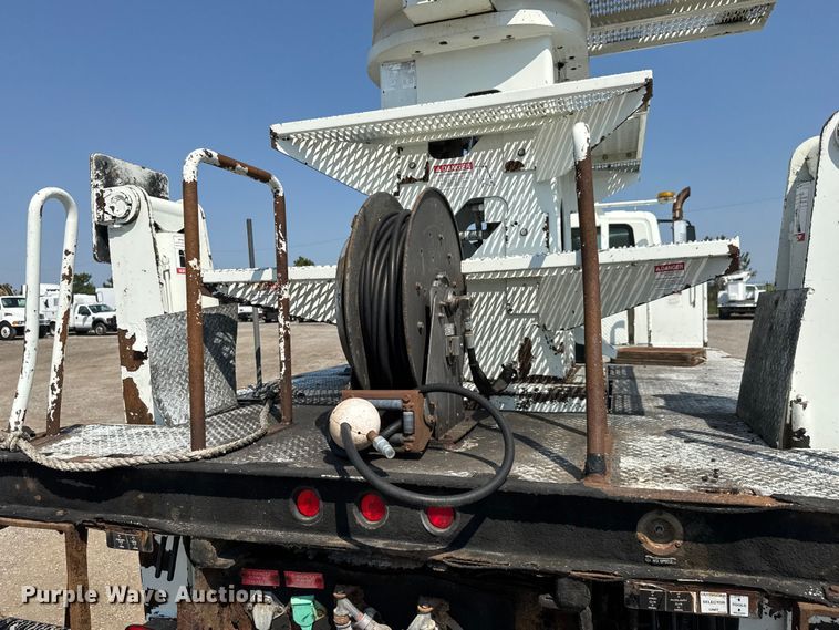 image for item EG6112 2011 International WorkStar 7400 digger derrick truck