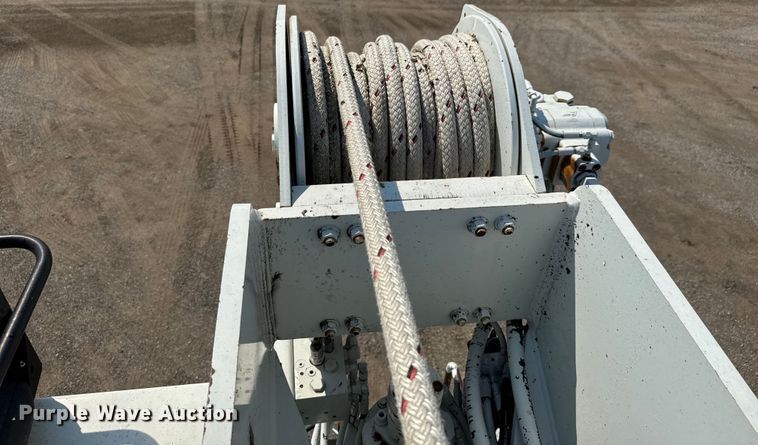 image for item EG6112 2011 International WorkStar 7400 digger derrick truck