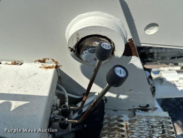 image for item EG6112 2011 International WorkStar 7400 digger derrick truck