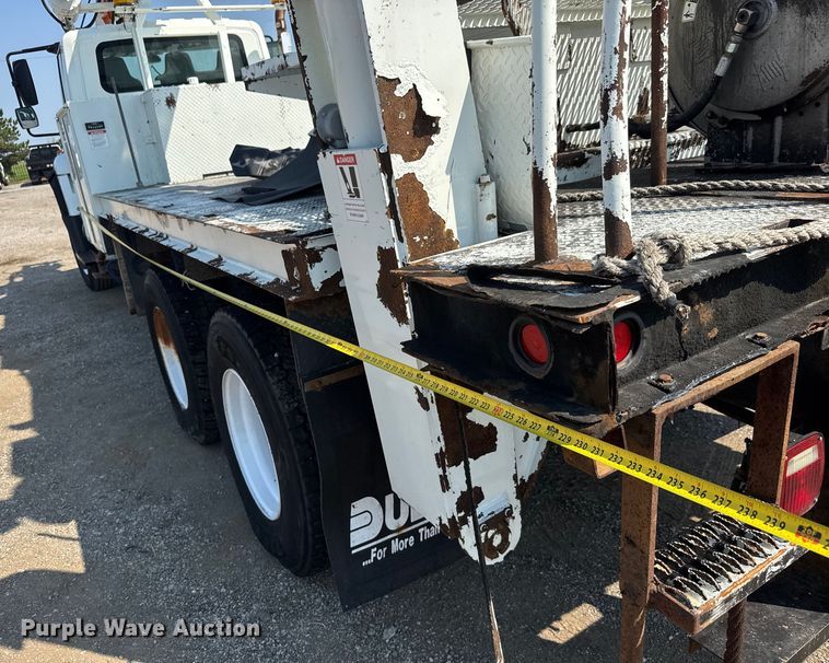 image for item EG6112 2011 International WorkStar 7400 digger derrick truck