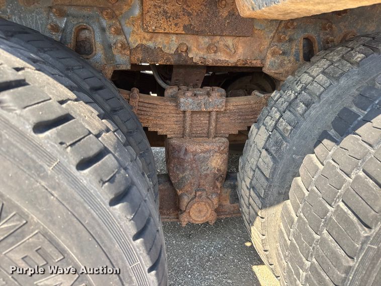 image for item EG6112 2011 International WorkStar 7400 digger derrick truck