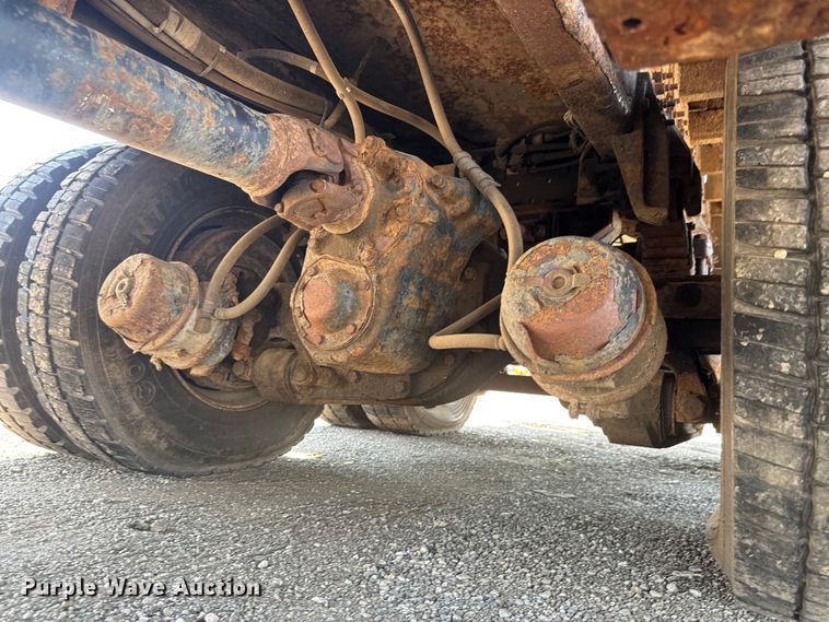 image for item EG6112 2011 International WorkStar 7400 digger derrick truck