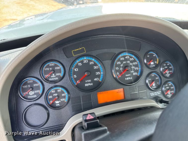 image for item EG6112 2011 International WorkStar 7400 digger derrick truck