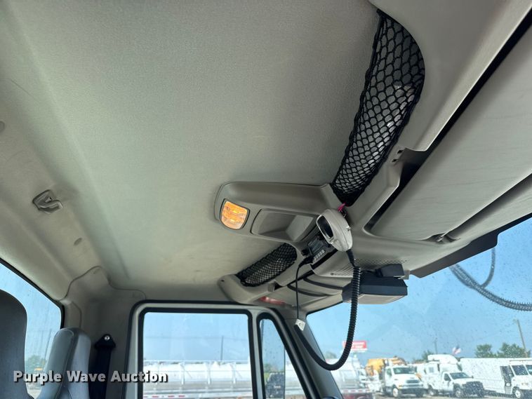 image for item EG6112 2011 International WorkStar 7400 digger derrick truck