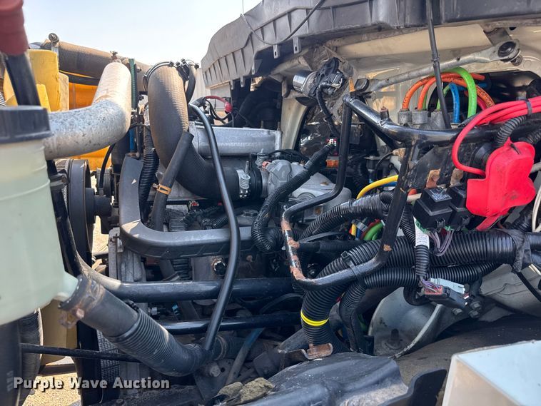 image for item EG6112 2011 International WorkStar 7400 digger derrick truck