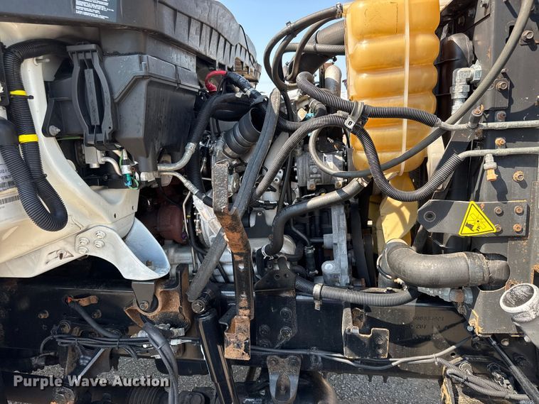 image for item EG6112 2011 International WorkStar 7400 digger derrick truck