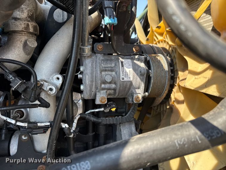 image for item EG6112 2011 International WorkStar 7400 digger derrick truck