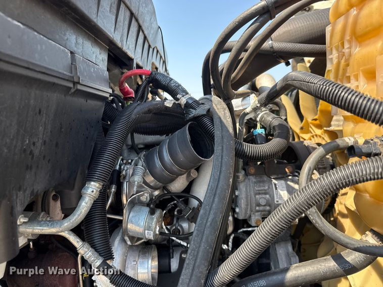 image for item EG6112 2011 International WorkStar 7400 digger derrick truck