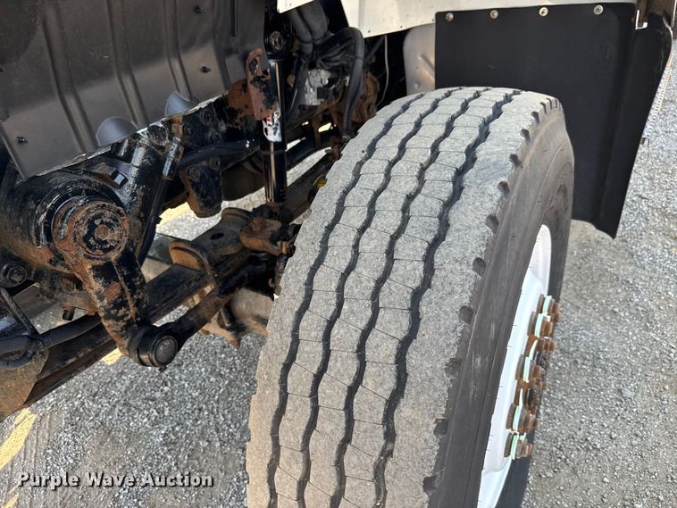 image for item EG6112 2011 International WorkStar 7400 digger derrick truck