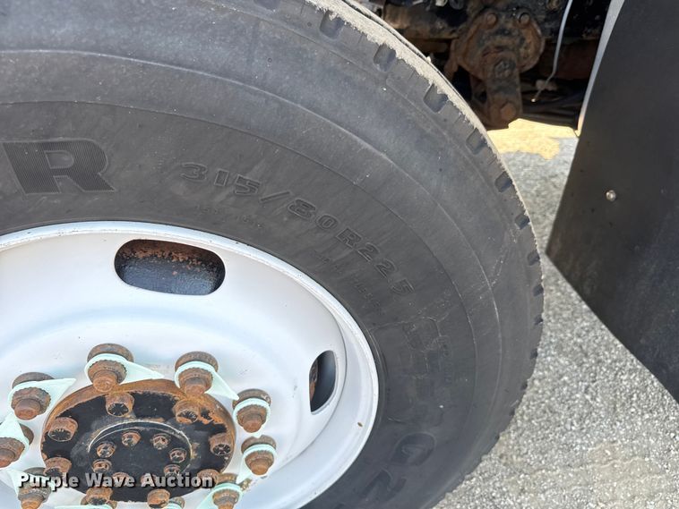 image for item EG6112 2011 International WorkStar 7400 digger derrick truck