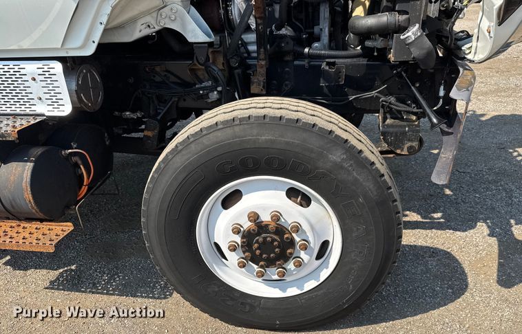 image for item EG6112 2011 International WorkStar 7400 digger derrick truck