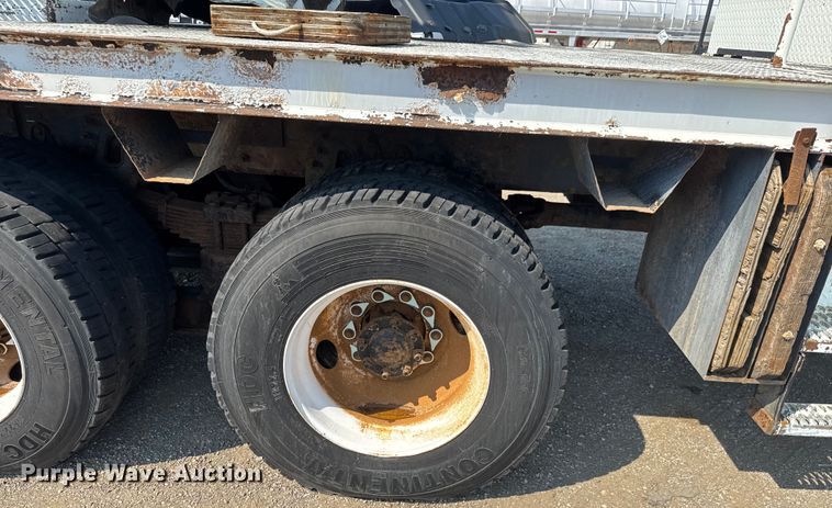 image for item EG6112 2011 International WorkStar 7400 digger derrick truck