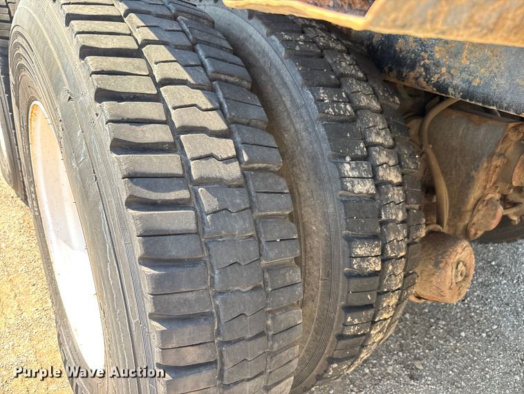 image for item EG6112 2011 International WorkStar 7400 digger derrick truck