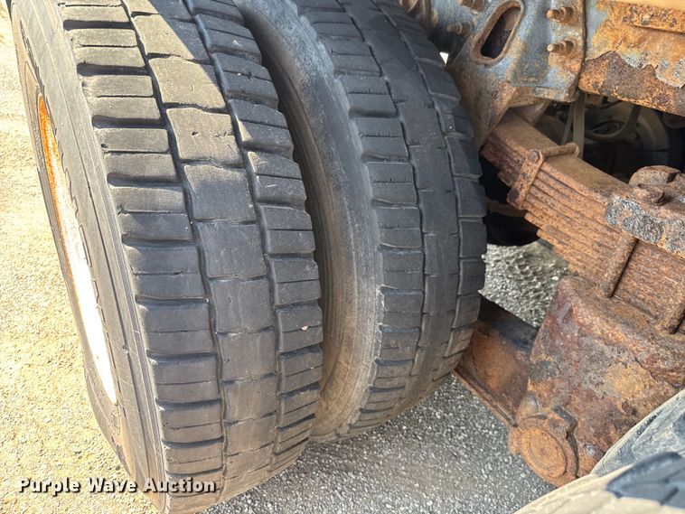 image for item EG6112 2011 International WorkStar 7400 digger derrick truck