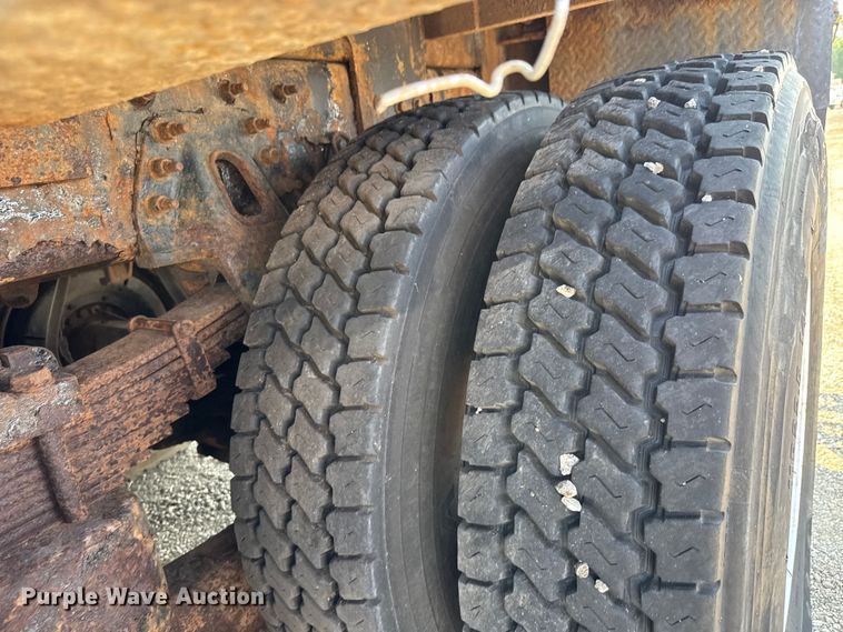 image for item EG6112 2011 International WorkStar 7400 digger derrick truck