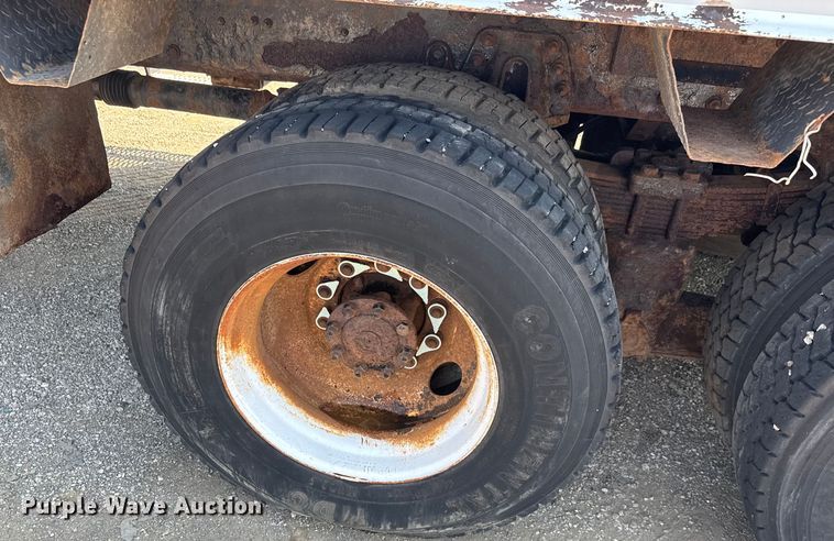 image for item EG6112 2011 International WorkStar 7400 digger derrick truck