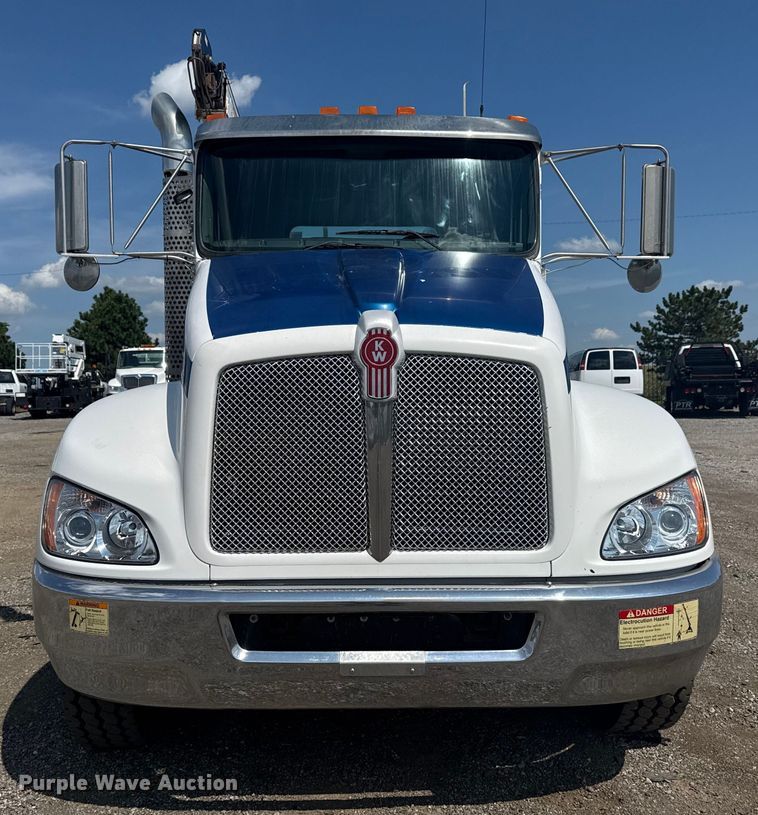 image for item EG6140 2009 Kenworth T370 utility / service truck