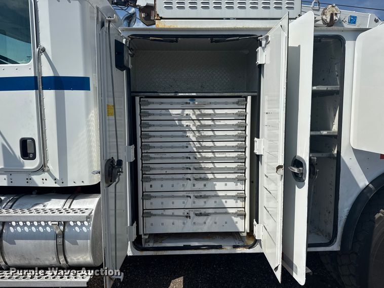 image for item EG6140 2009 Kenworth T370 utility / service truck