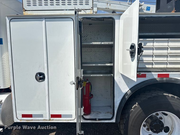 image for item EG6140 2009 Kenworth T370 utility / service truck