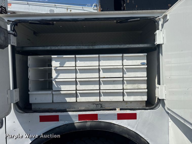 image for item EG6140 2009 Kenworth T370 utility / service truck