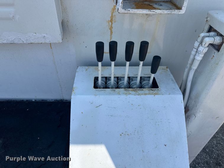 image for item EG6140 2009 Kenworth T370 utility / service truck