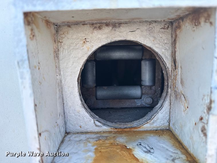 image for item EG6140 2009 Kenworth T370 utility / service truck