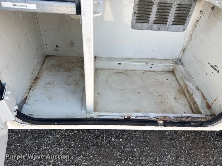 image for item EG6140 2009 Kenworth T370 utility / service truck