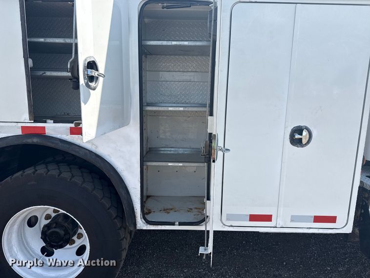 image for item EG6140 2009 Kenworth T370 utility / service truck