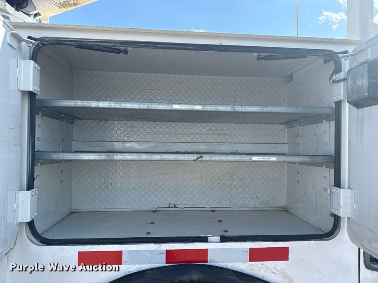 image for item EG6140 2009 Kenworth T370 utility / service truck