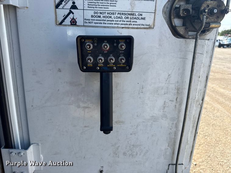 image for item EG6140 2009 Kenworth T370 utility / service truck