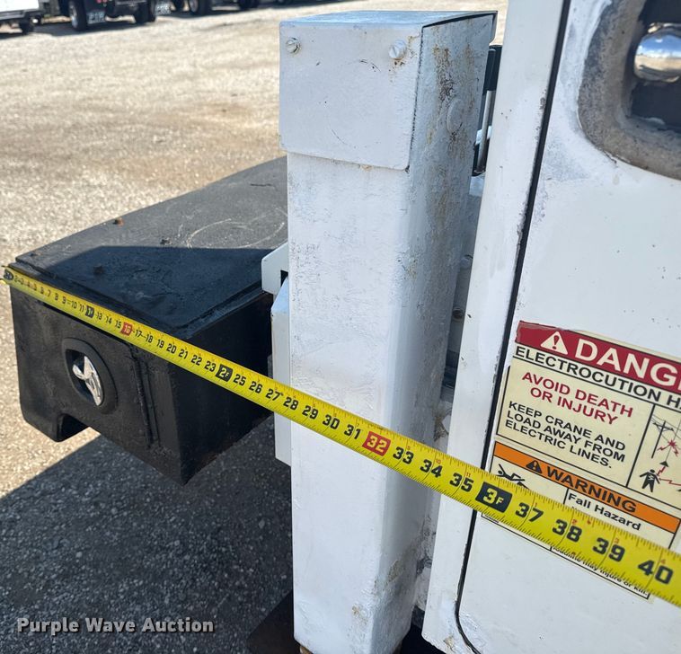 image for item EG6140 2009 Kenworth T370 utility / service truck