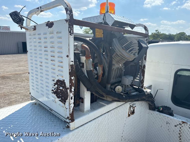 image for item EG6140 2009 Kenworth T370 utility / service truck