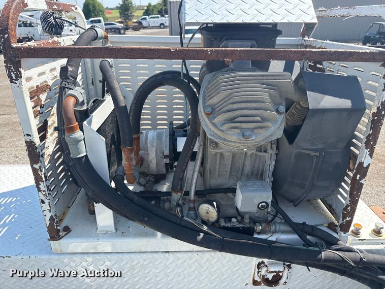 image for item EG6140 2009 Kenworth T370 utility / service truck