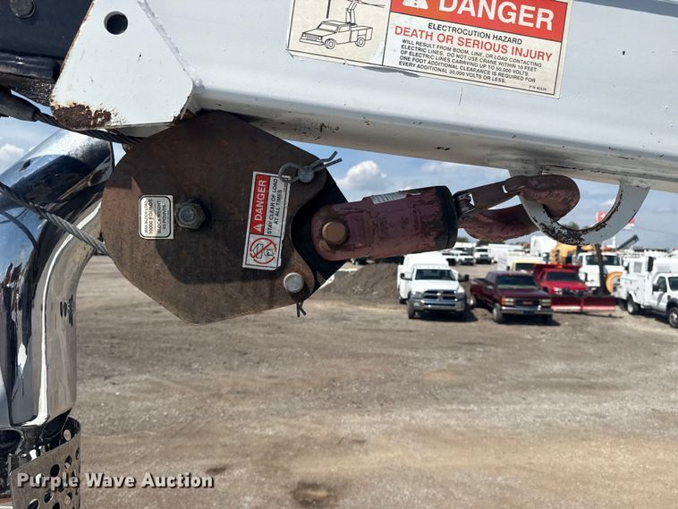 image for item EG6140 2009 Kenworth T370 utility / service truck