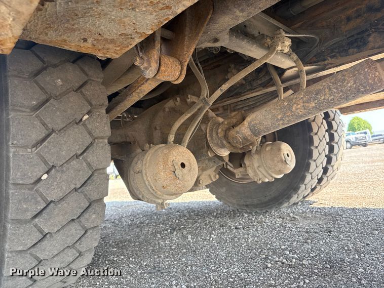 image for item EG6140 2009 Kenworth T370 utility / service truck