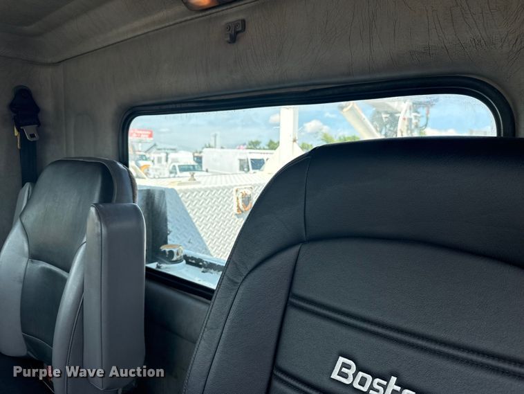 image for item EG6140 2009 Kenworth T370 utility / service truck