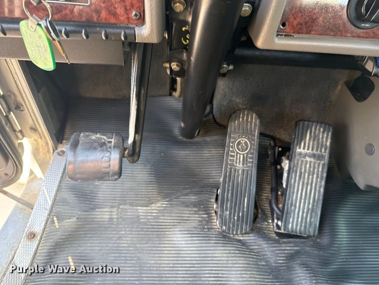 image for item EG6140 2009 Kenworth T370 utility / service truck