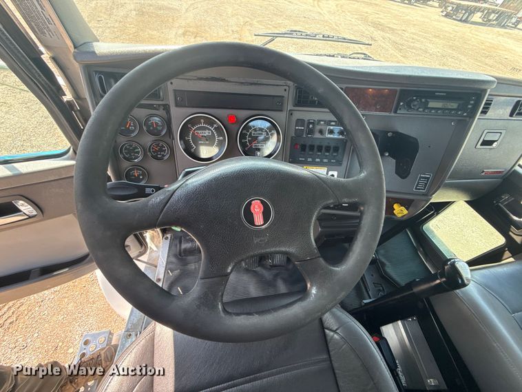 image for item EG6140 2009 Kenworth T370 utility / service truck