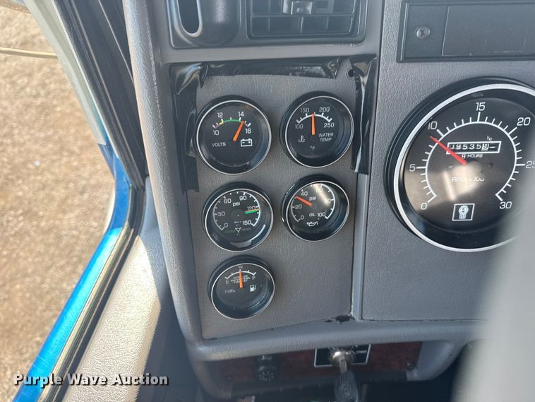 image for item EG6140 2009 Kenworth T370 utility / service truck