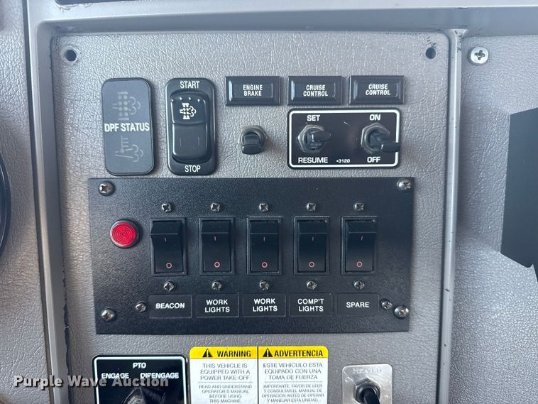 image for item EG6140 2009 Kenworth T370 utility / service truck