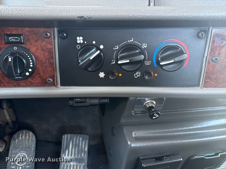 image for item EG6140 2009 Kenworth T370 utility / service truck