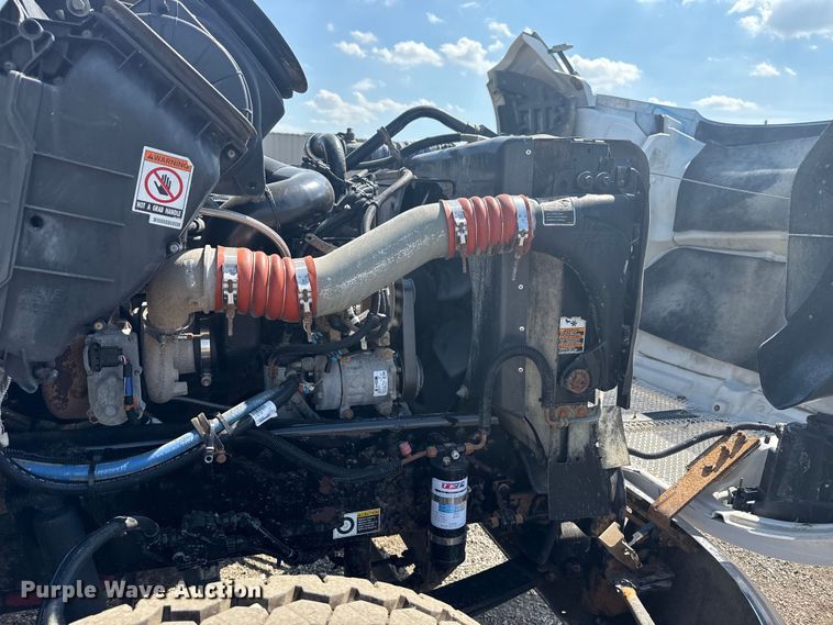 image for item EG6140 2009 Kenworth T370 utility / service truck