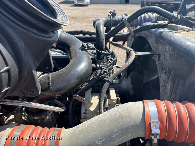 image for item EG6140 2009 Kenworth T370 utility / service truck