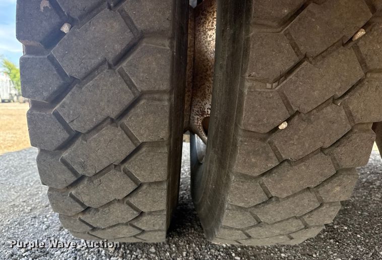 image for item EG6140 2009 Kenworth T370 utility / service truck